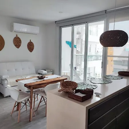 Di Primera Línea De Playa Cartagena